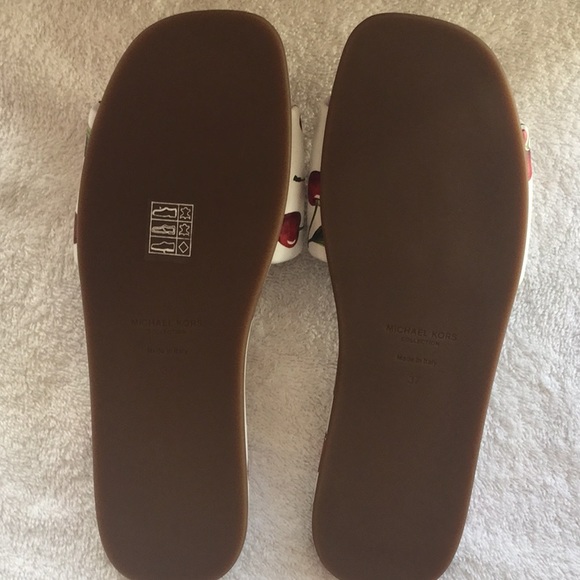 🍒MICHAEL KORS CHERRY SANDALS🍒 - Picture 10 of 16